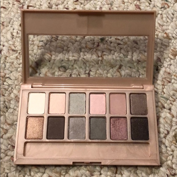 Maybelline Eyeshadow Palette - New - Picture 2 of 2